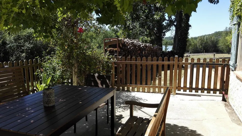 Gite Au Lac Du Gouyre Puygaillard-de-Quercy 0*,  فرنسا